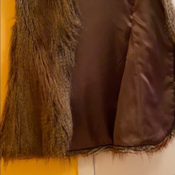 Faux Fur Vest Jacket - Picture 3 of 3